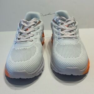 Skora Women's Oanglo White Running Sneakers